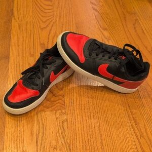 Nike Men's Black and Red Low-Top Sneakers